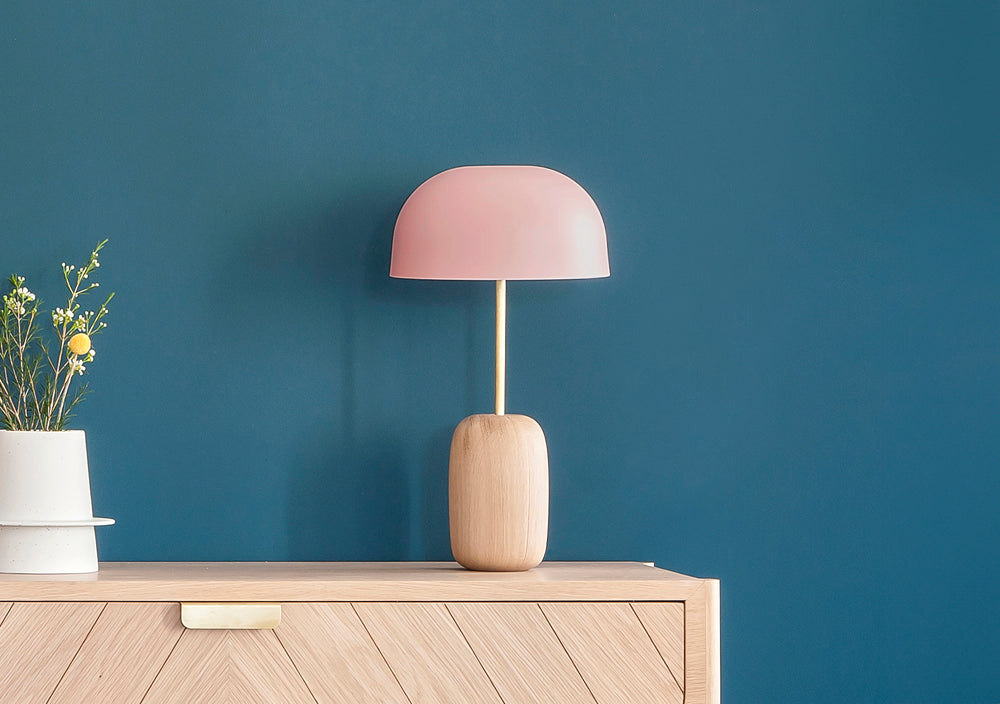 harto-lampe-a-poser-nina-rose.jpg